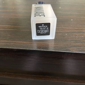 IL MAKIAGE Woke Up Like This shade 060.